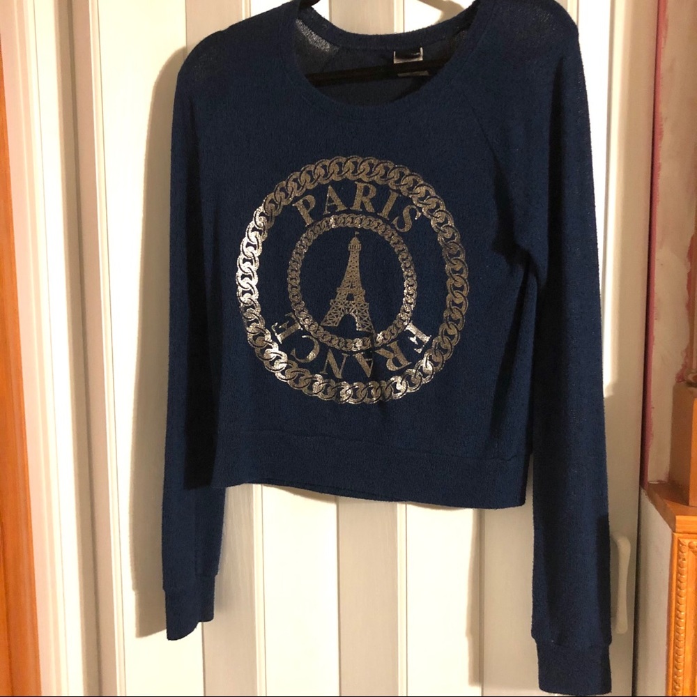 LS light knit sweater with Eiffel Tower design